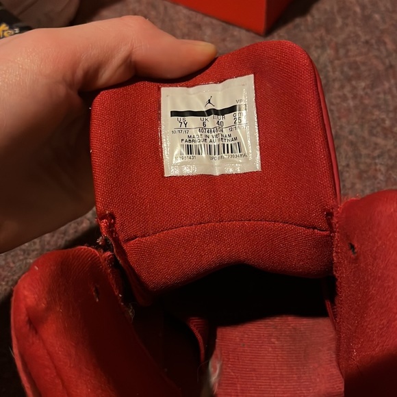 Jordan pro strong, gym red and white lightly creased, clean, comfortable. - Picture 5 of 6